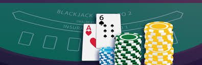 Tampilan layar permainan Hood vs Wolf dengan grid 5x3 dan simbol tema petualangan